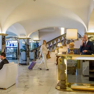 Hotel Shangri-la By Omnia ****